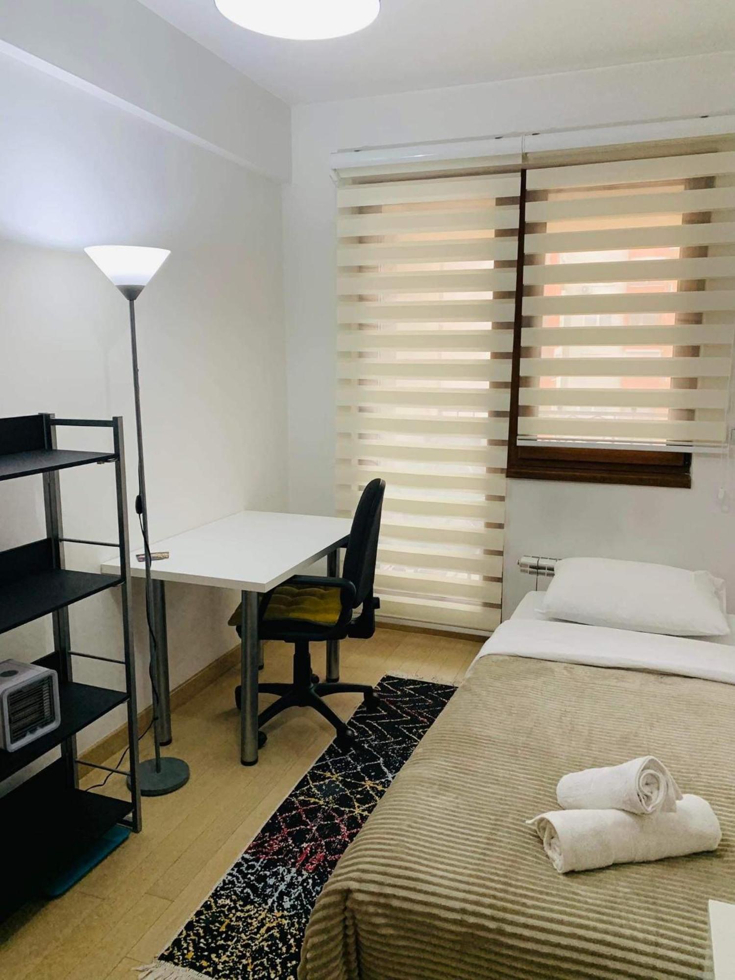 Modern Flatiron Apartment, Skopje Center Eksteriør bilde